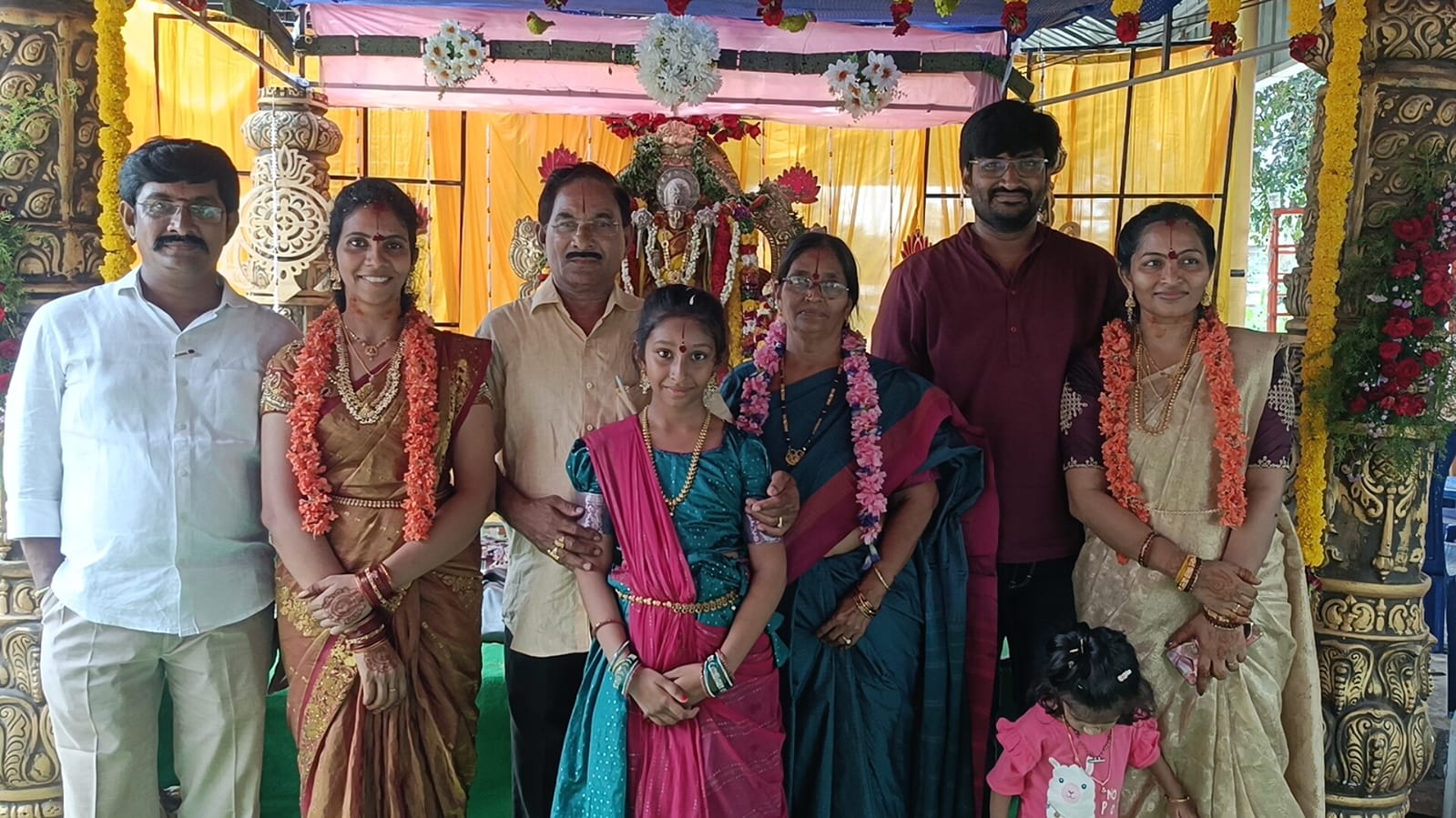 గణపవరం వెలమపేటలో ఘనంగా సామూహిక శ్రావణ శుక్రవార వరలక్ష్మి వ్రతాలు.